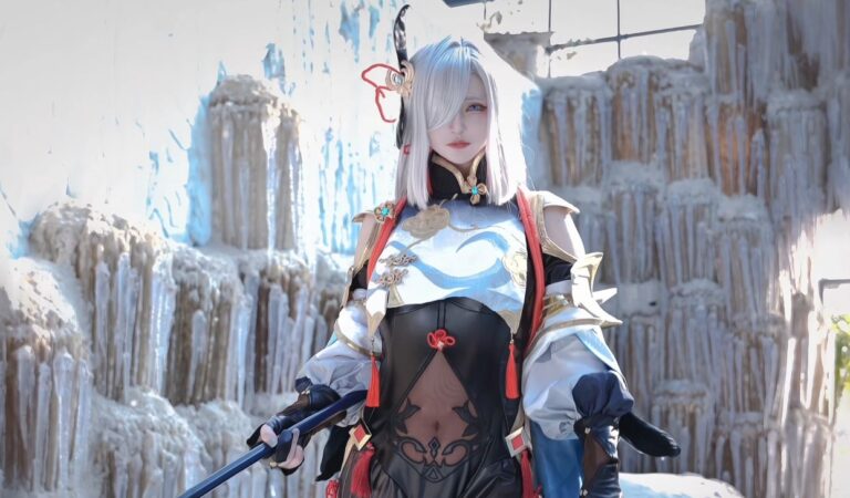 Shenhe Cosplay from Genshin Impact – Elegance and Power of the Adepti Disciple