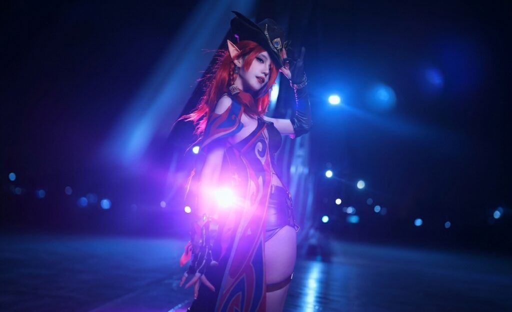 Chasca Cosplay from Genshin Impact: Bringing the Skyborne Peacemaker to Life